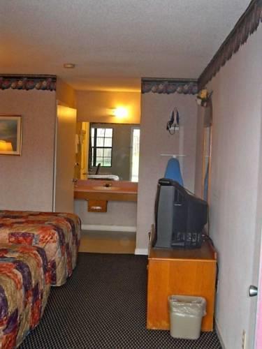 Отель Americas Best Inn Hawkinsville