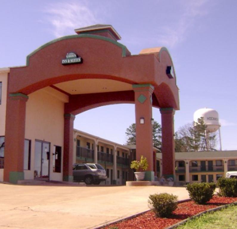Отель Garden Inn & Suites