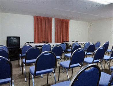 Отель Days Inn and Suites Norcross