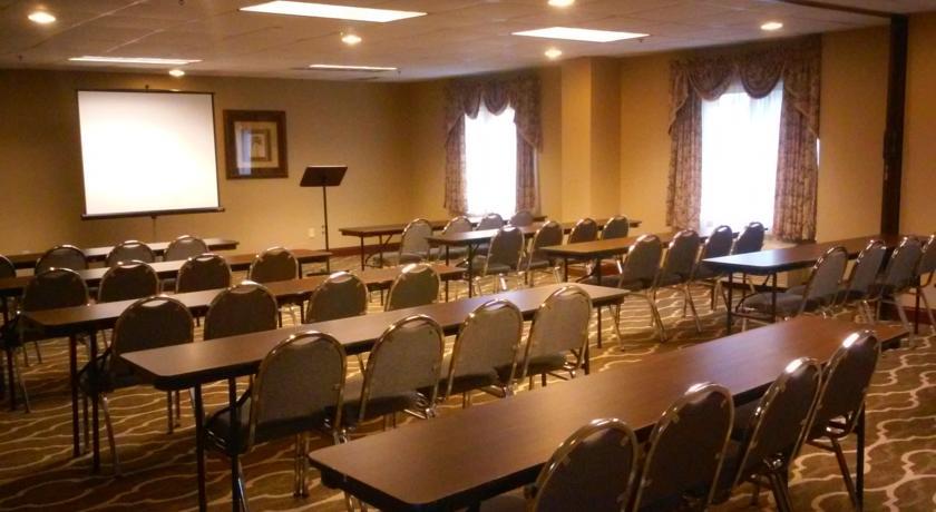 Отель Comfort Suites Suwanee
