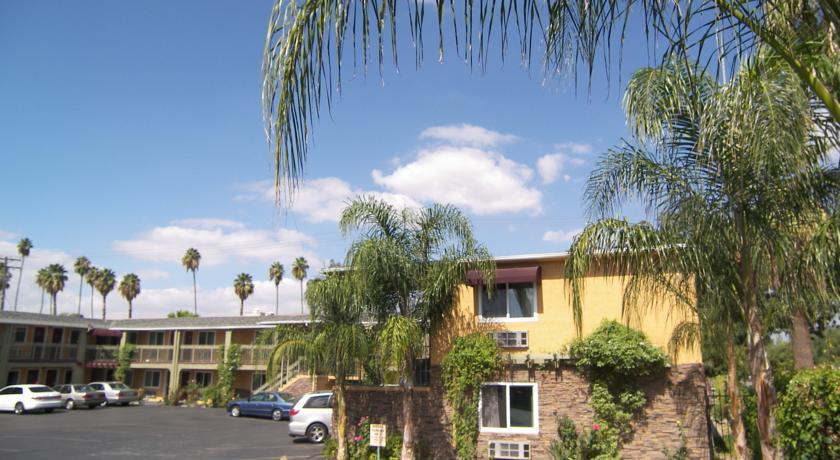 Отель Budget Inn Riverside