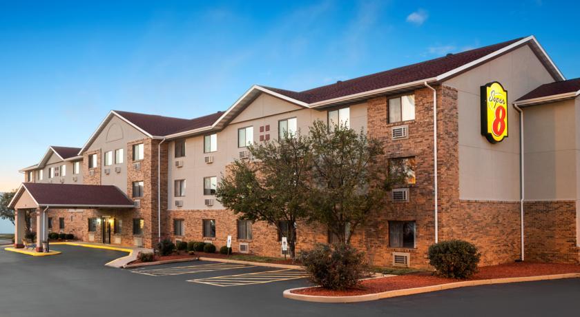 Отель Super 8 Fairview Heights-St. Louis