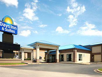 Отель Days Inn & Suites Moline