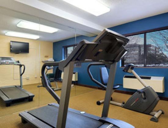 Отель Baymont Inn and Suites Naperville