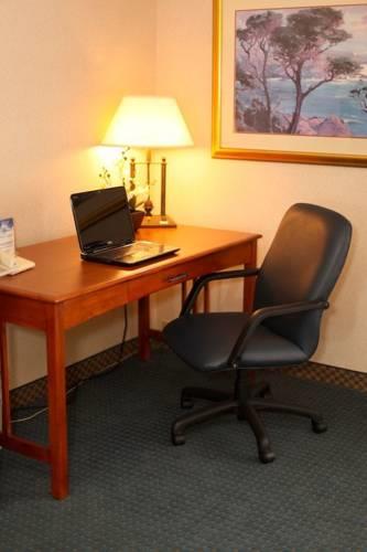 Отель Four Points by Sheraton Peoria Downtown
