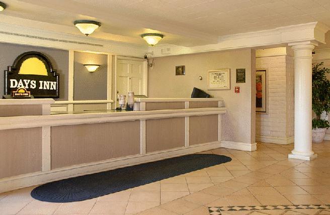 Отель Days Inn Richmond