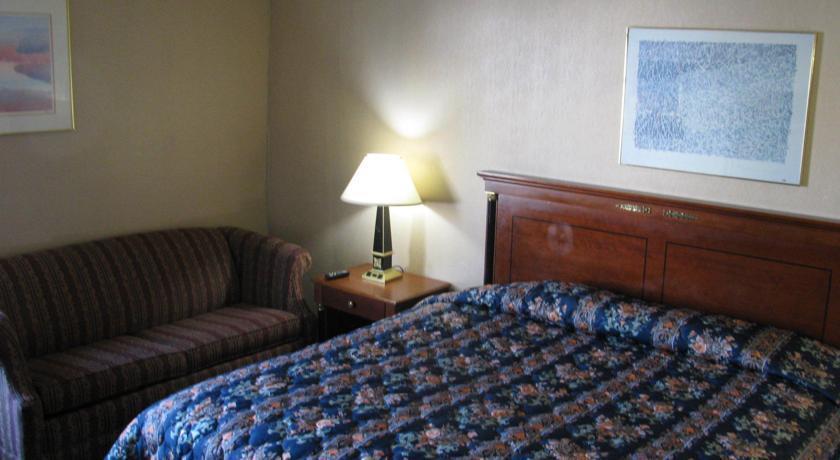 Отель South Holland Inn