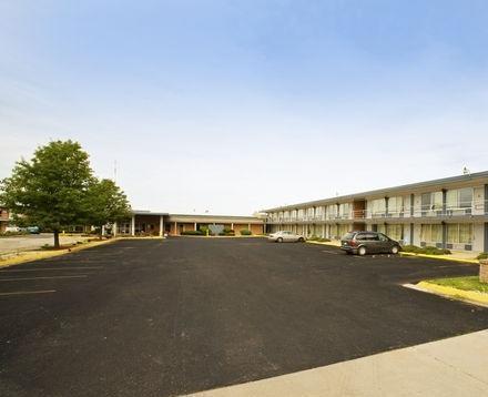 Отель Americas Best Value Inn Streator