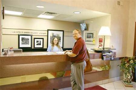 Отель Hampton Inn Elkhart
