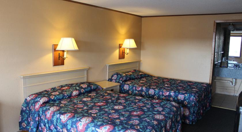 Отель Hometown Inn Fort Wayne