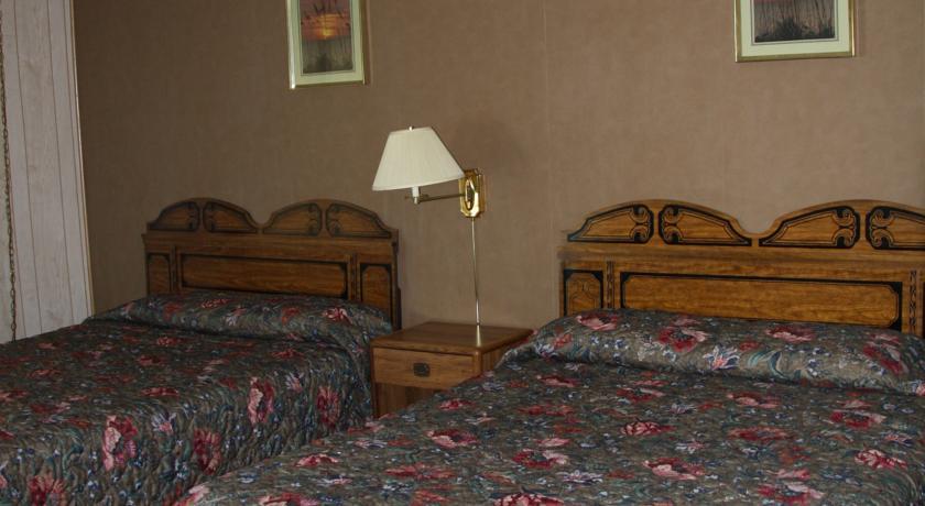 Отель Golden Sands Motel