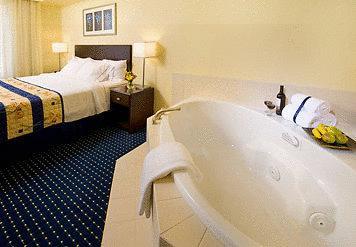 Отель SpringHill Suites Terre Haute