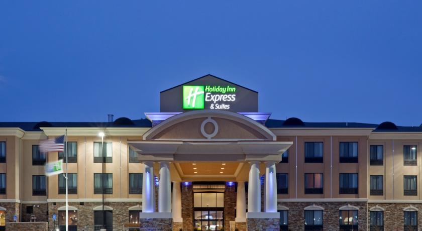 Отель Holiday Inn Express Hays