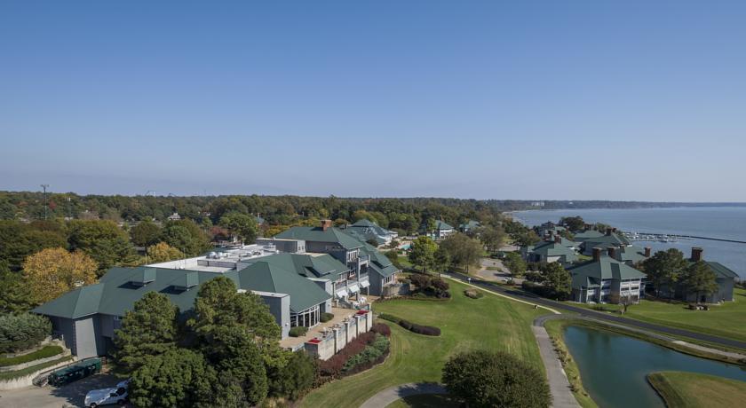 Отель Kingsmill Resort