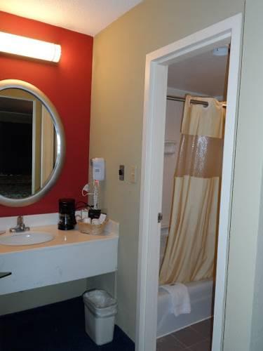 Отель Royal Inn Williamsburg - Busch Gardens