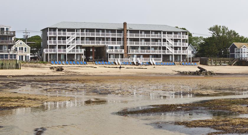Отель Surfside Hotel and Suites