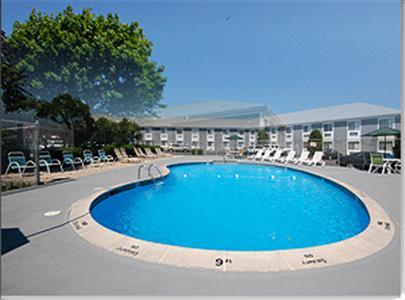 Отель Ambassador Inn and Suites
