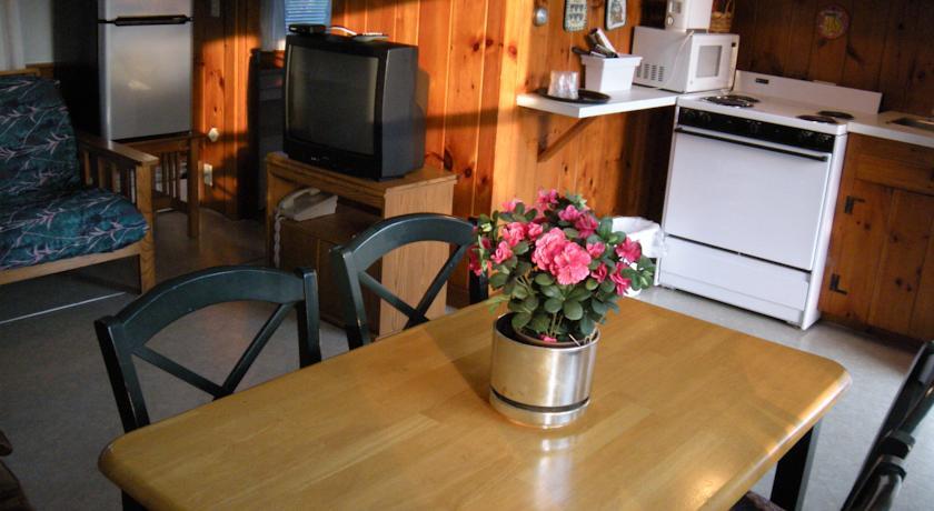 Отель Bass River Motel
