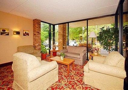 Отель Quality Inn Sturbridge