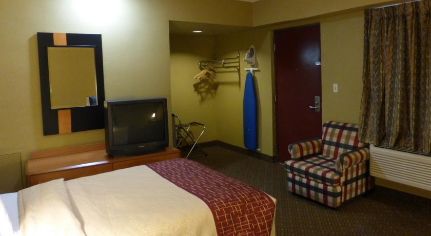 Отель Red Carpet Inn Baltimore