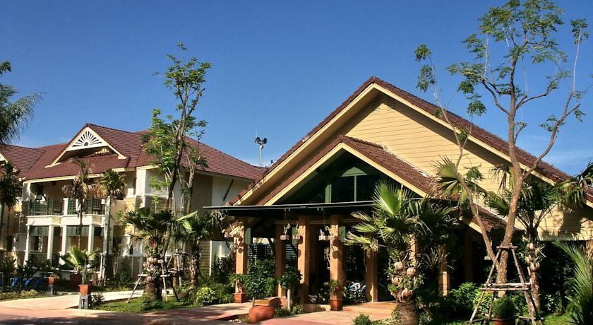 Отель Baan Khaolak Resort