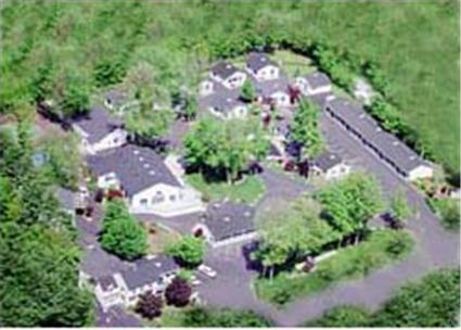 Отель Exit 5 Motel & Cottages