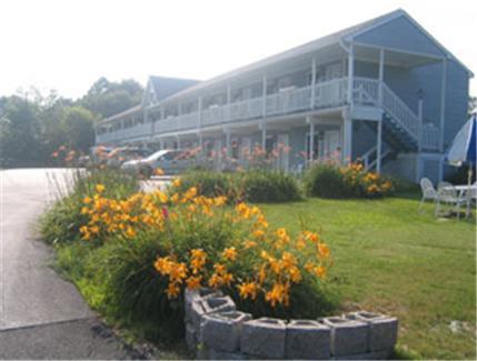 Отель America's Best Value Inn Millbrook Motel