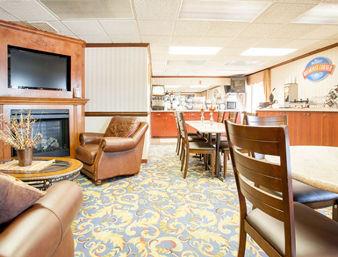 Отель Baymont Inn & Suites - Battle Creek