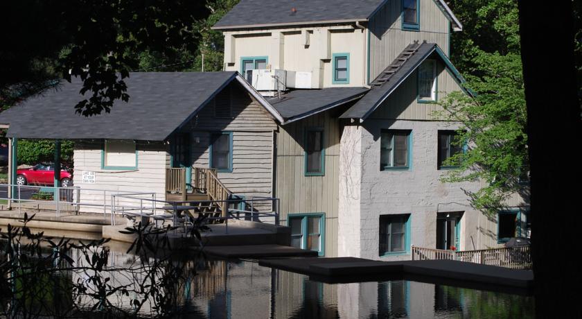 Отель Mill House Lodge