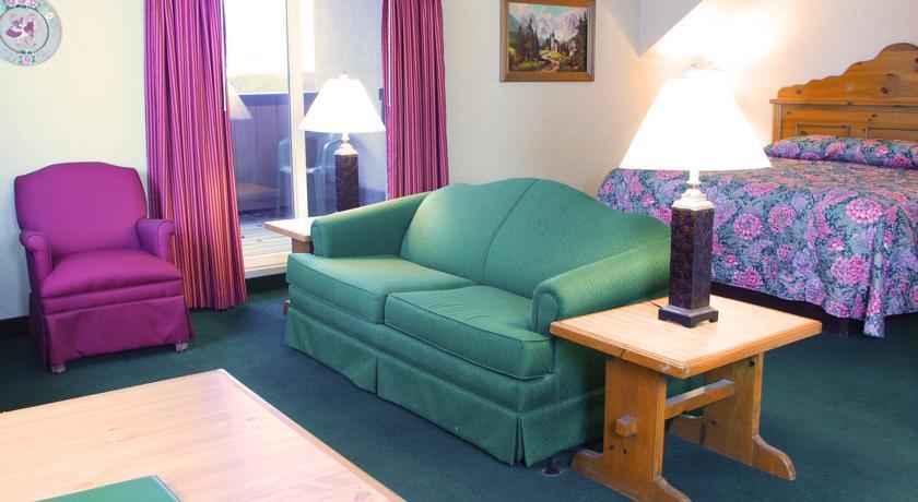 Отель Bavarian Inn Lodge