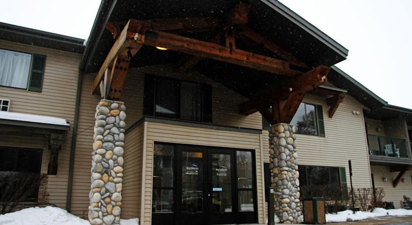 Отель Beachfront Hotel Houghton Lake