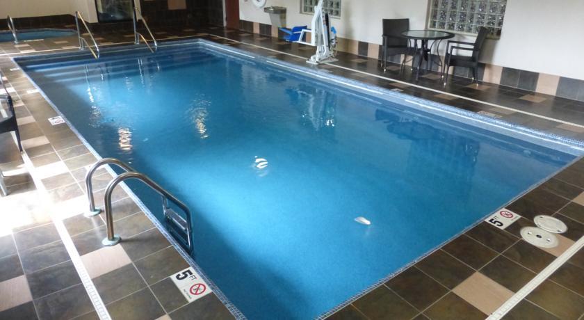 Отель Comfort Inn and Suites Melvindale