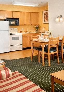 Отель Residence Inn by Marriott Detroit Novi