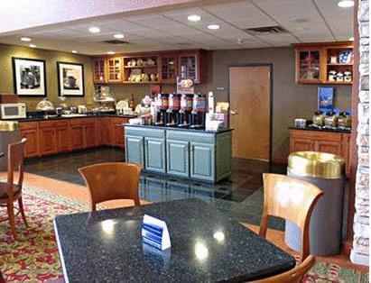 Отель Hampton Inn & Suites Petoskey