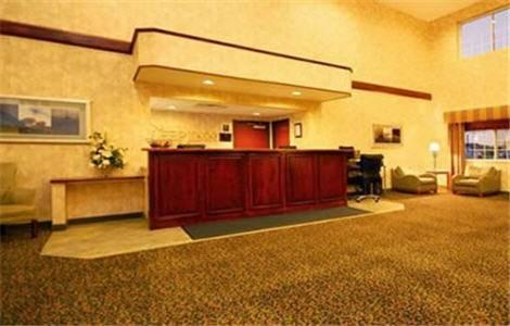 Отель Crossings by GrandStay Inn & Suites