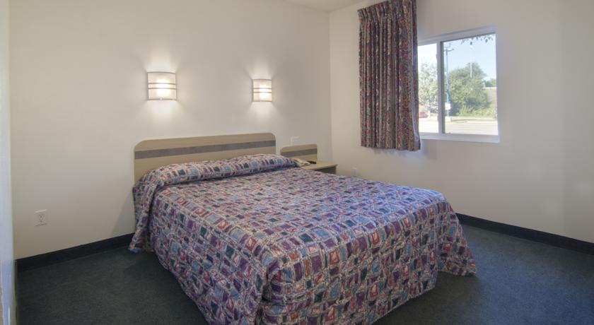 Отель Motel 6 Minneapolis - Brooklyn Center