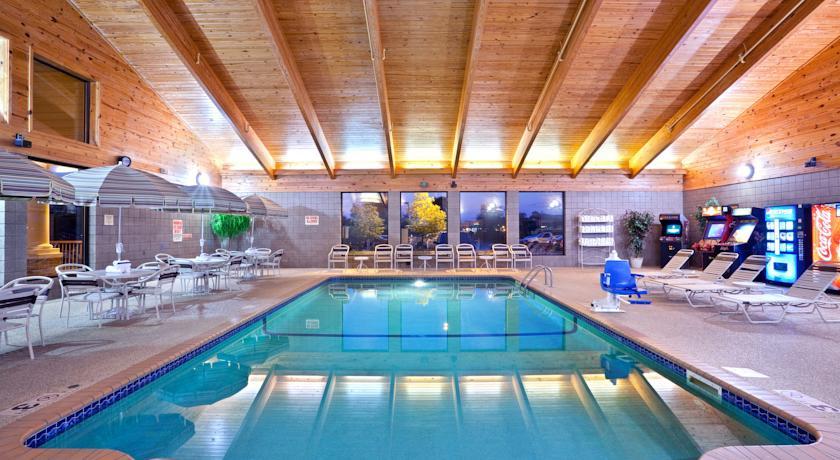 Отель AmericInn Chanhassen