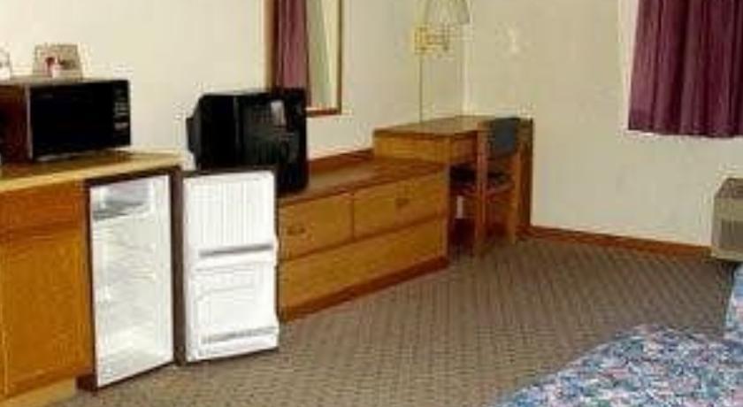 Отель Budget Host Inn Fridley