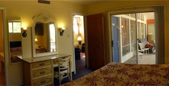 Отель River Forest Inn