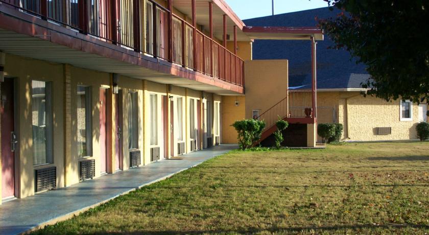 Отель Airport Inn Flowood