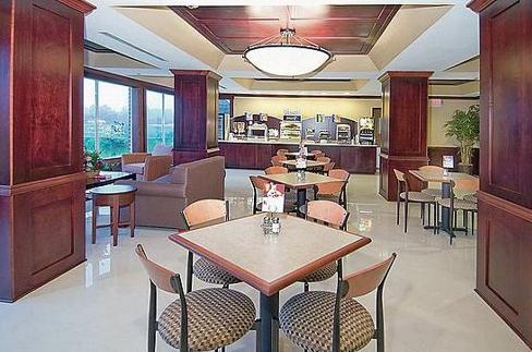 Отель Holiday Inn Express Hotel & Suites-Magee