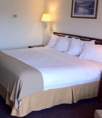Отель Rodeway Inn & Suites Capri