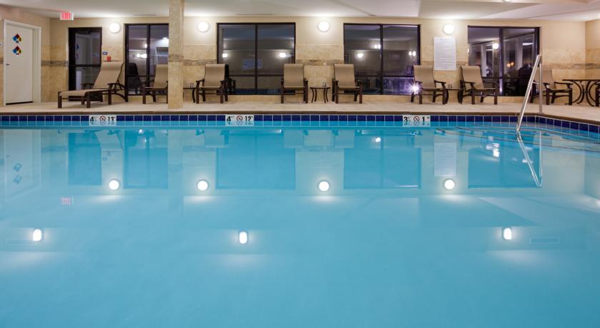 Отель Holiday Inn Express and Suites Helena