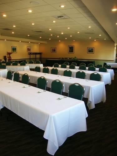 Отель Broadway Inn Conference Center