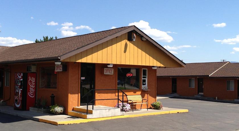Отель Travelers Inn