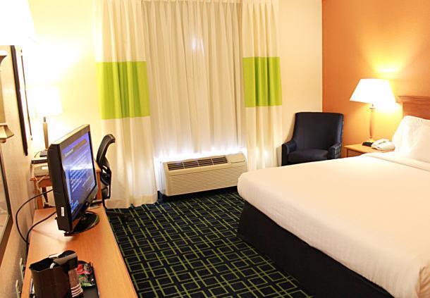 Отель Fairfield Inn & Suites High Point Archdale