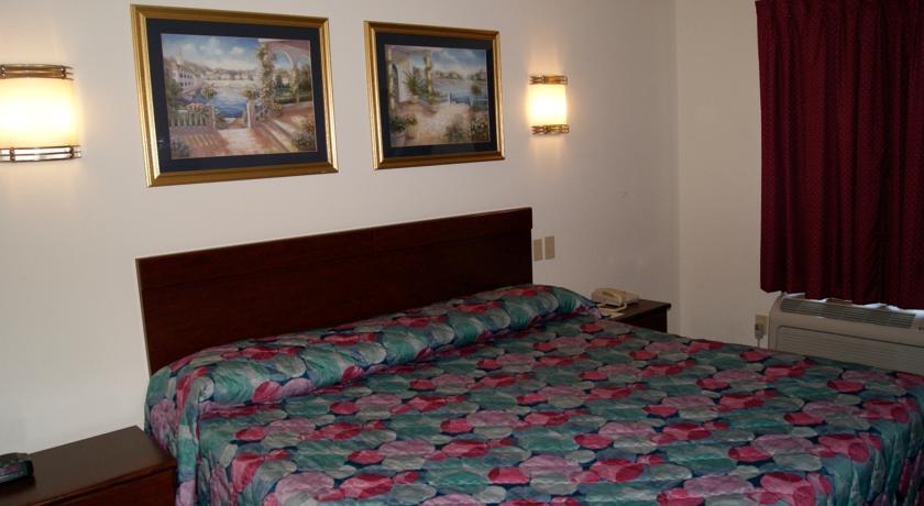 Отель American Inn And Suites
