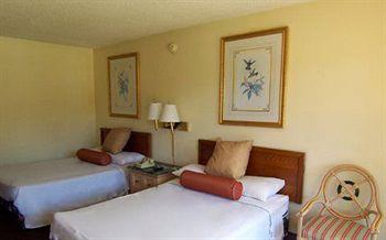 Отель America's Best Inn & Suites