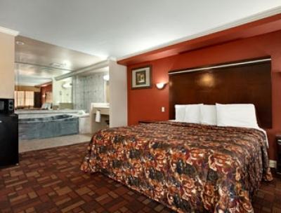 Отель Travelodge Whittier