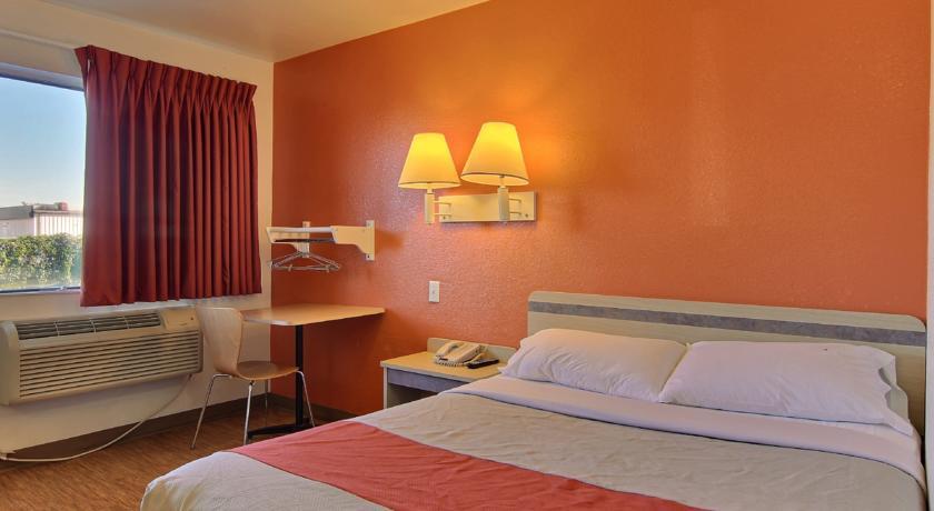 Отель Motel 6 Bismarck